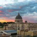 Bazylika św. Piotra w Watykanie o zachodzie słońca