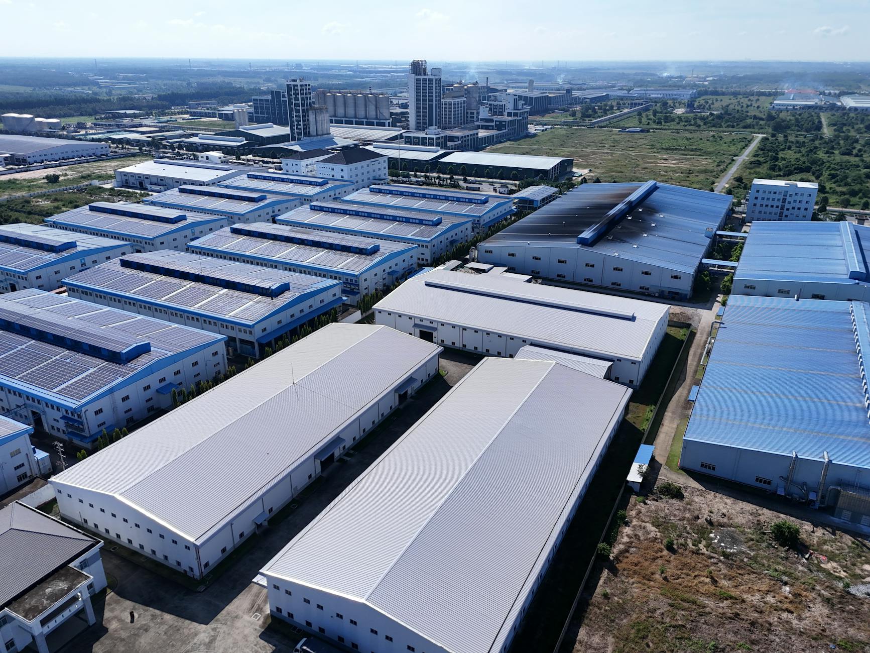 Strefy ekonomiczne w Lubelskiem gdzie warto inwestować Lotniczy widok na rozległą strefę przemysłową w Azji