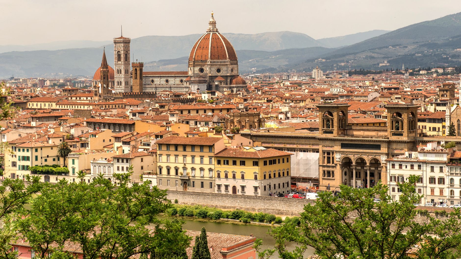 Panorama Florencji z katedrą Santa Maria del Fiore za dnia