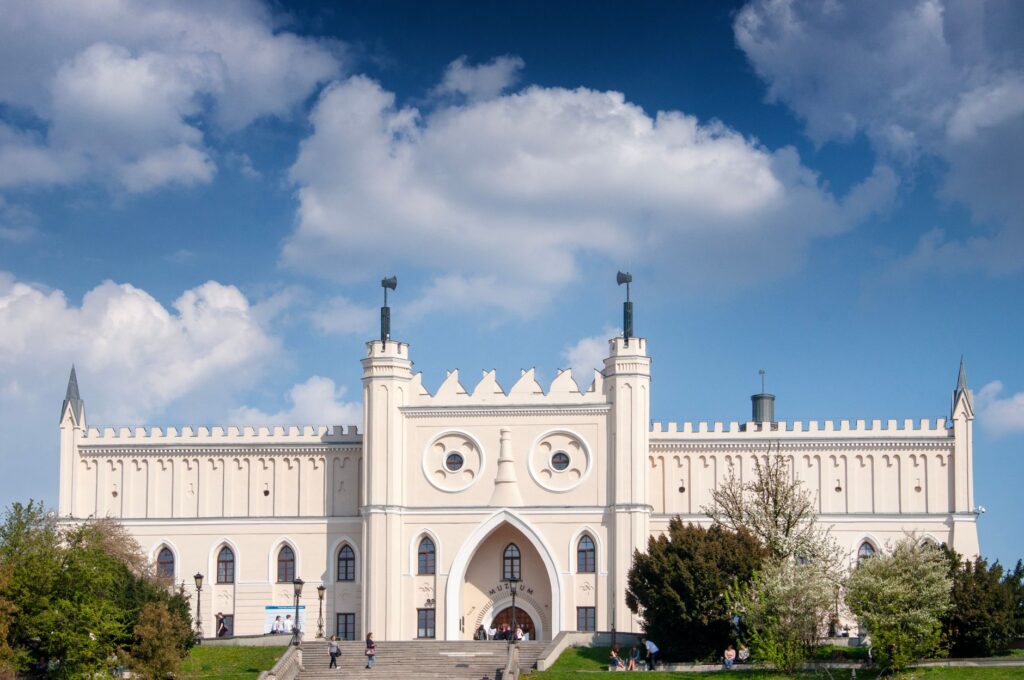 Festiwal Dwa Brzegi w Kazimierzu Dolnym i Janowcu: jak zaplanować pobyt na święcie kina?